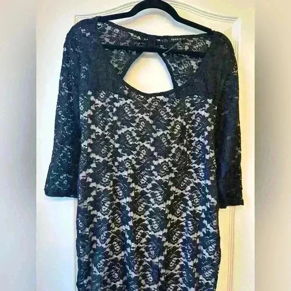 Torrid  - Lace overlaid bodycon dress - Picture 1 of 4